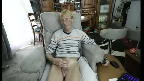 Snapshot of 00jeff31 chatting on May 17, 2026, 1:18 pm jeff online show from May 17, 2026, 1:18 pm