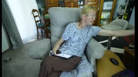Snapshot of 00jeff31 chatting on May 25, 2026, 4:51 am jeff online show from May 25, 2026, 4:51 am
