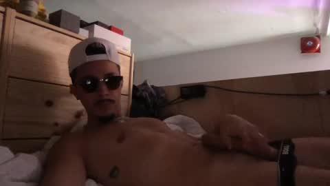 Snapshot of 02cute chatting on October 3, 2025, 7:55 pm Latitude02 online show from October 3, 2025, 7:55 pm