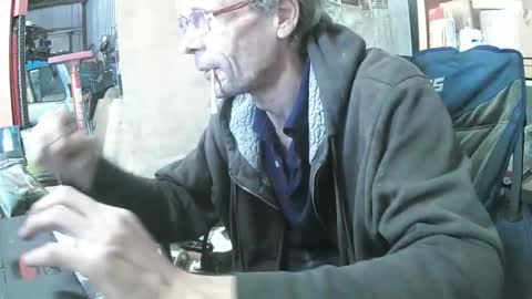 Snapshot of 03oldskoolatgm chatting on June 4, 2026, 10:05 pm 03oldskoolatgm online show from June 4, 2026, 10:05 pm