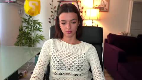Snapshot of 0_perfect_imperfection_0 chatting on May 8, 2026, 9:42 pm Olivia online show from May 8, 2026, 9:42 pm