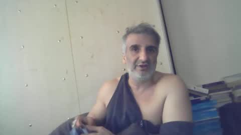 Snapshot of 0luvmonkey chatting on November 15, 2025, 12:45 pm 0luvmonkey online show from November 15, 2025, 12:45 pm