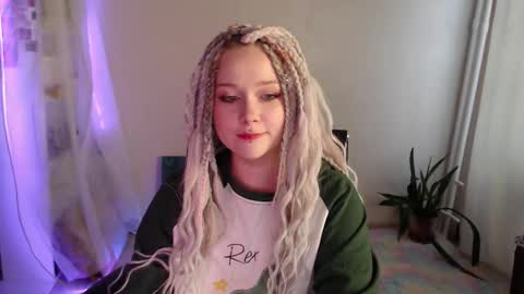 Snapshot of 0uralexa chatting on December 18, 2025, 9:48 am Alexa online show from December 18, 2025, 9:48 am