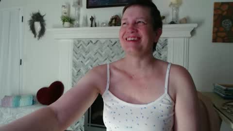 Aurora Willows online show from March 10, 2026, 2:16 am