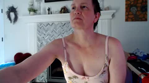 Snapshot of 11willowandjohn11 chatting on May 27, 2026, 12:18 am Aurora Willows online show from May 27, 2026, 12:18 am