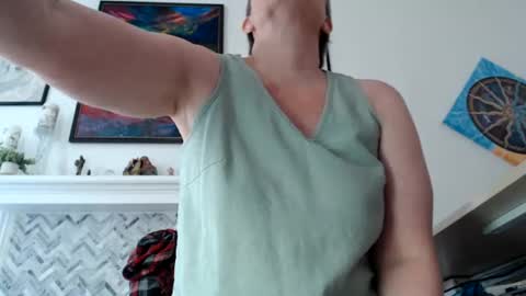 Snapshot of 11willowandjohn11 chatting on July 28, 2026, 6:20 pm Aurora Willows online show from July 28, 2026, 6:20 pm