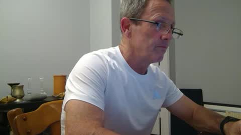 Snapshot of 13glanmorfa chatting on April 5, 2026, 3:04 am 13glanmorfa online show from April 5, 2026, 3:04 am