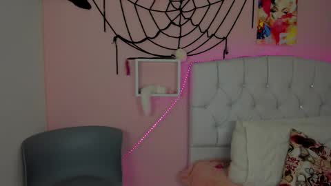 18candy online show from October 24, 2025, 10:39 pm