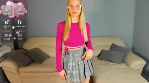 Snapshot of 18kira18 chatting on November 5, 2025, 4:56 am Kira online show from November 5, 2025, 4:56 am