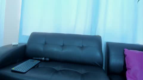 Snapshot of 19vanee chatting on February 22, 2025, 7:58 pm stef read my description online show from February 22, 2025, 7:58 pm