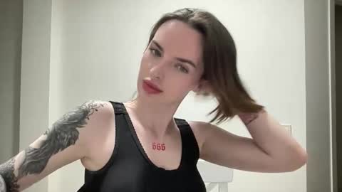 DOVE online show from September 18, 2025, 6:54 pm