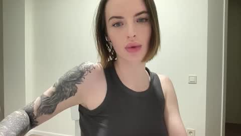 DOVE online show from November 21, 2025, 7:01 pm