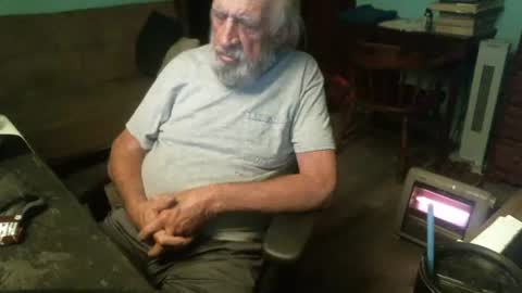 1handyanddee online show from March 7, 2025, 2:36 am