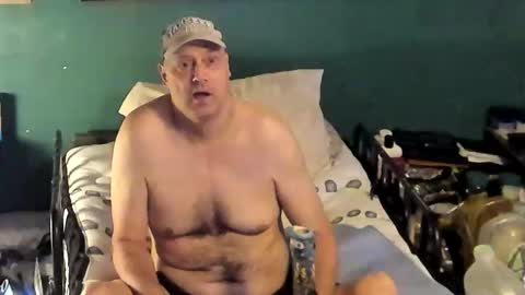 1HUGEFILETMIGNON online show from April 15, 2026, 7:58 pm