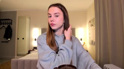 Lily 3 online show from December 12, 2024, 5:59 pm