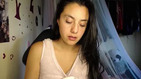 Snapshot of 1kandylove chatting on November 25, 2025, 8:42 pm 1kandylove online show from November 25, 2025, 8:42 pm