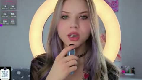 Mia online show from June 12, 2026, 8:24 am