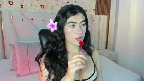 Snapshot of 1m_emily chatting on February 18, 2025, 8:14 pm . online show from February 18, 2025, 8:14 pm