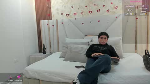 Snapshot of 1m_emily chatting on February 27, 2025, 2:53 am . online show from February 27, 2025, 2:53 am