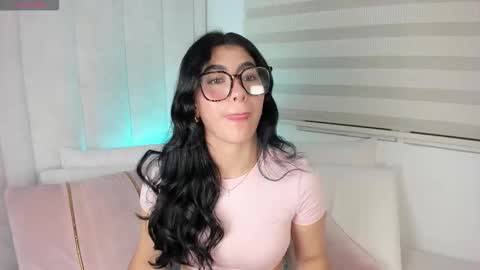 Snapshot of 1m_emily chatting on September 25, 2025, 9:18 pm . online show from September 25, 2025, 9:18 pm