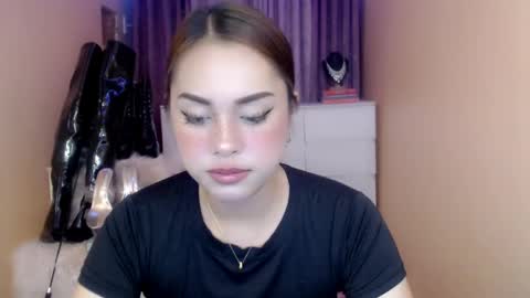 Snapshot of 1miracle_tranny chatting on May 3, 2026, 5:57 am 1miracle_tranny online show from May 3, 2026, 5:57 am