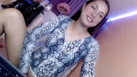 Snapshot of 1miracle_tranny chatting on May 29, 2026, 6:33 am 1miracle_tranny online show from May 29, 2026, 6:33 am