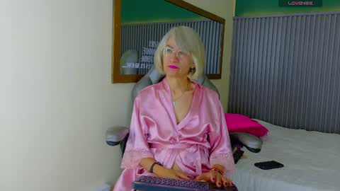 Snapshot of 1miss_monserrate chatting on June 25, 2026, 1:48 pm Miss Monserrate online show from June 25, 2026, 1:48 pm
