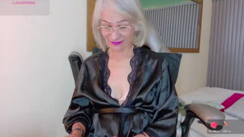 Snapshot of 1miss_monserrate chatting on July 29, 2026, 2:04 pm Miss Monserrate online show from July 29, 2026, 2:04 pm