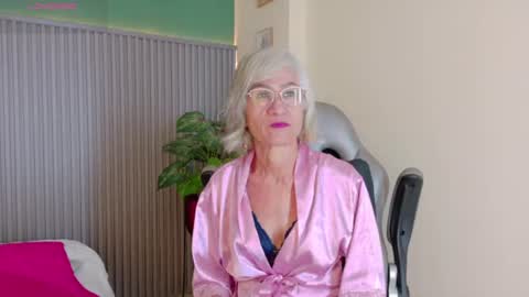 Snapshot of 1miss_monserrate chatting on August 1, 2026, 1:54 pm Miss Monserrate online show from August 1, 2026, 1:54 pm