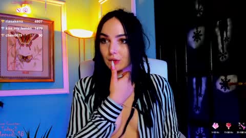 Snapshot of 1munique chatting on February 7, 2025, 5:51 pm Moona online show from February 7, 2025, 5:51 pm