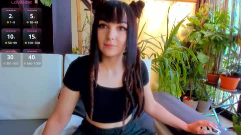 Snapshot of 1munique chatting on September 23, 2025, 8:50 am Moona online show from September 23, 2025, 8:50 am