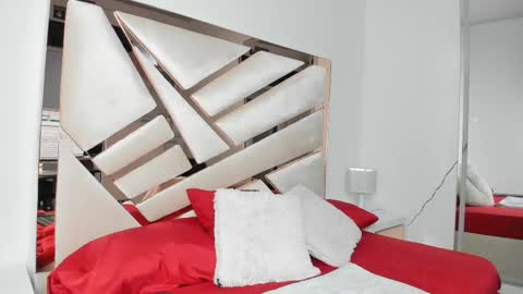 Luisa online show from February 9, 2025, 8:02 pm