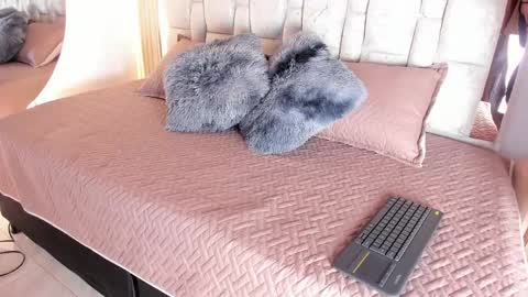 Snapshot of 1naughty_milf chatting on May 10, 2026, 12:27 am Luisa online show from May 10, 2026, 12:27 am