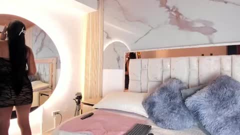 Snapshot of 1naughty_milf chatting on June 6, 2026, 11:09 pm Luisa online show from June 6, 2026, 11:09 pm