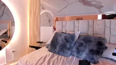 Snapshot of 1naughty_milf chatting on June 13, 2026, 6:17 pm Luisa online show from June 13, 2026, 6:17 pm