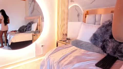 Snapshot of 1naughty_milf chatting on June 14, 2026, 2:24 am Luisa online show from June 14, 2026, 2:24 am