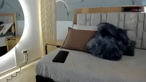 Snapshot of 1naughty_milf chatting on June 16, 2026, 8:17 am Luisa online show from June 16, 2026, 8:17 am