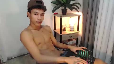 1sweetloverxx online show from April 23, 2026, 1:24 pm