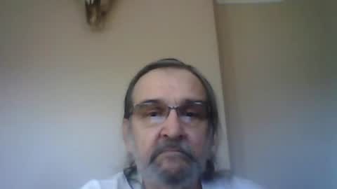 1valentine online show from January 4, 2025, 3:39 pm