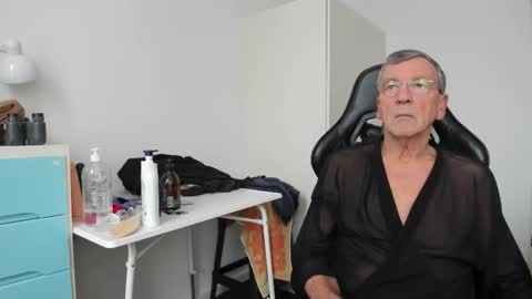 Henk online show from December 14, 2025, 12:21 pm