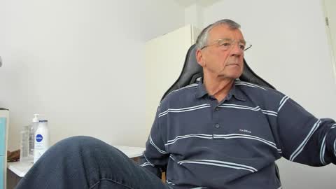 Snapshot of 200gentleman chatting on May 12, 2026, 11:40 am Henk online show from May 12, 2026, 11:40 am
