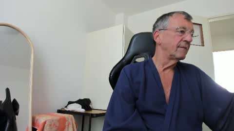 Snapshot of 200gentleman chatting on August 6, 2026, 10:17 am Henk online show from August 6, 2026, 10:17 am