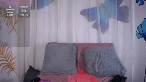 Snapshot of 22emma_ chatting on December 27, 2024, 1:53 am EMMA online show from December 27, 2024, 1:53 am