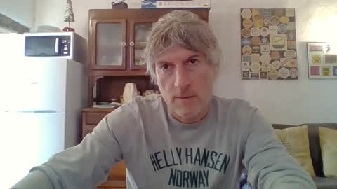 Snapshot of 22esserre chatting on December 6, 2024, 1:00 pm 22esserre online show from December 6, 2024, 1:00 pm