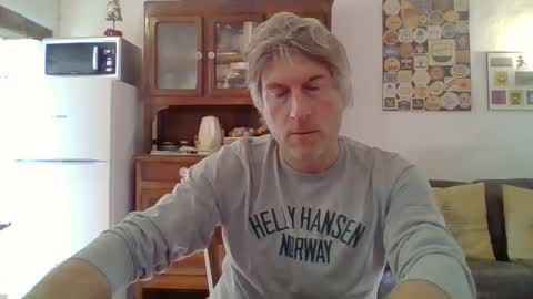 Snapshot of 22esserre chatting on December 20, 2024, 12:49 pm 22esserre online show from December 20, 2024, 12:49 pm