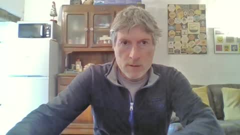 Snapshot of 22esserre chatting on May 13, 2026, 11:29 am 22esserre online show from May 13, 2026, 11:29 am