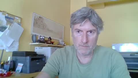 Snapshot of 22esserre chatting on May 26, 2026, 10:33 am 22esserre online show from May 26, 2026, 10:33 am