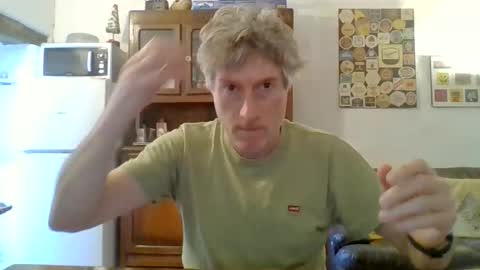 Snapshot of 22esserre chatting on June 5, 2026, 12:00 pm 22esserre online show from June 5, 2026, 12:00 pm