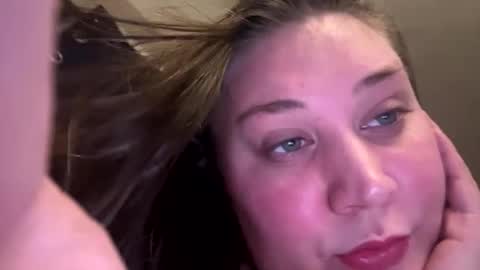 Snapshot of 22thickfatpussy chatting on November 19, 2025, 10:10 pm 22thickfatpussy online show from November 19, 2025, 10:10 pm