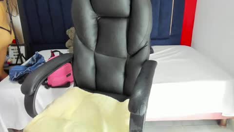 Snapshot of 24isabella chatting on February 12, 2025, 2:10 pm Isabella online show from February 12, 2025, 2:10 pm